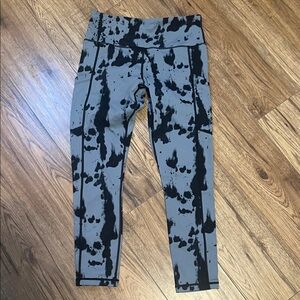 ZYIA Black and Gray Patterned Leggings